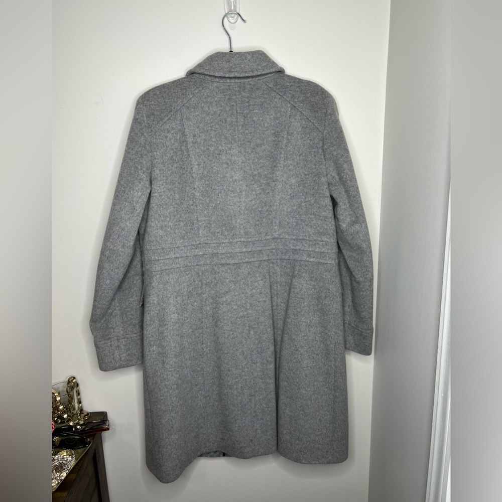 Anne Klein lambswool & cashmere long coat. Size 8. Gray with satin soft lining. - Picture 5 of 8